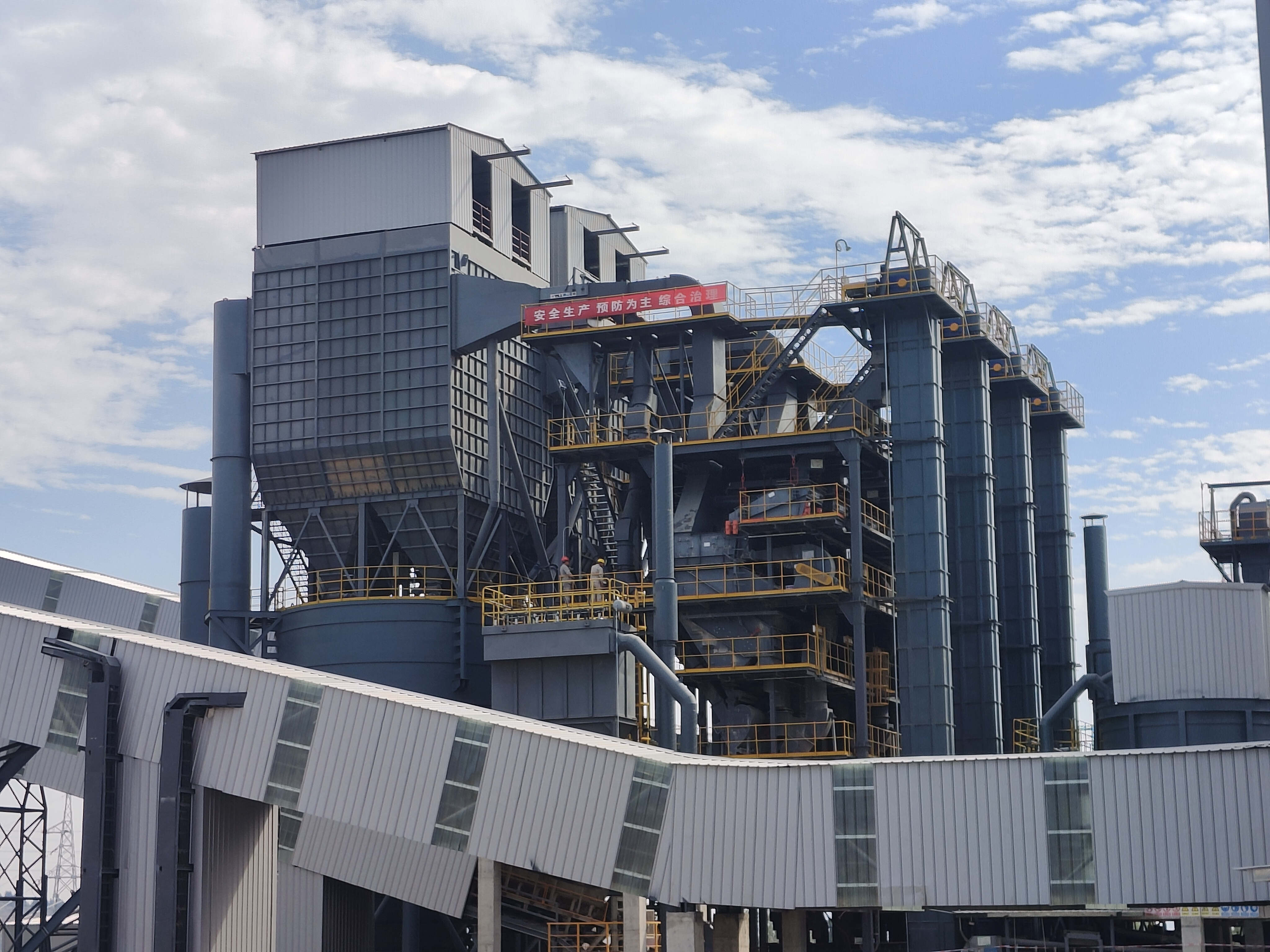 28項(xiàng)大型基礎(chǔ)建設(shè)工程獲批，制砂樓助力企業(yè)提高砂石品質(zhì)